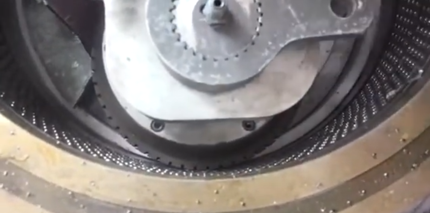 顆粒機(jī)環(huán)模壓輥間隙多少才合適？調(diào)整時(shí)有哪些小技巧？